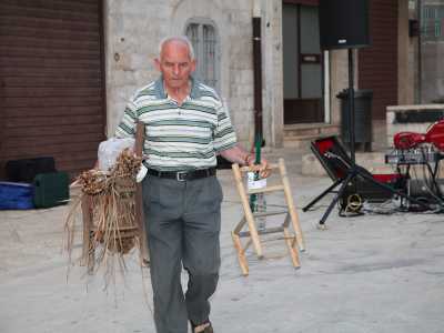Abbiamo incontrato Gaetano il 9 luglio nel centro storico di Rutigliano, in occasione della �Festa del Grano� in cui si celebrano varie tradizioni pugliesi